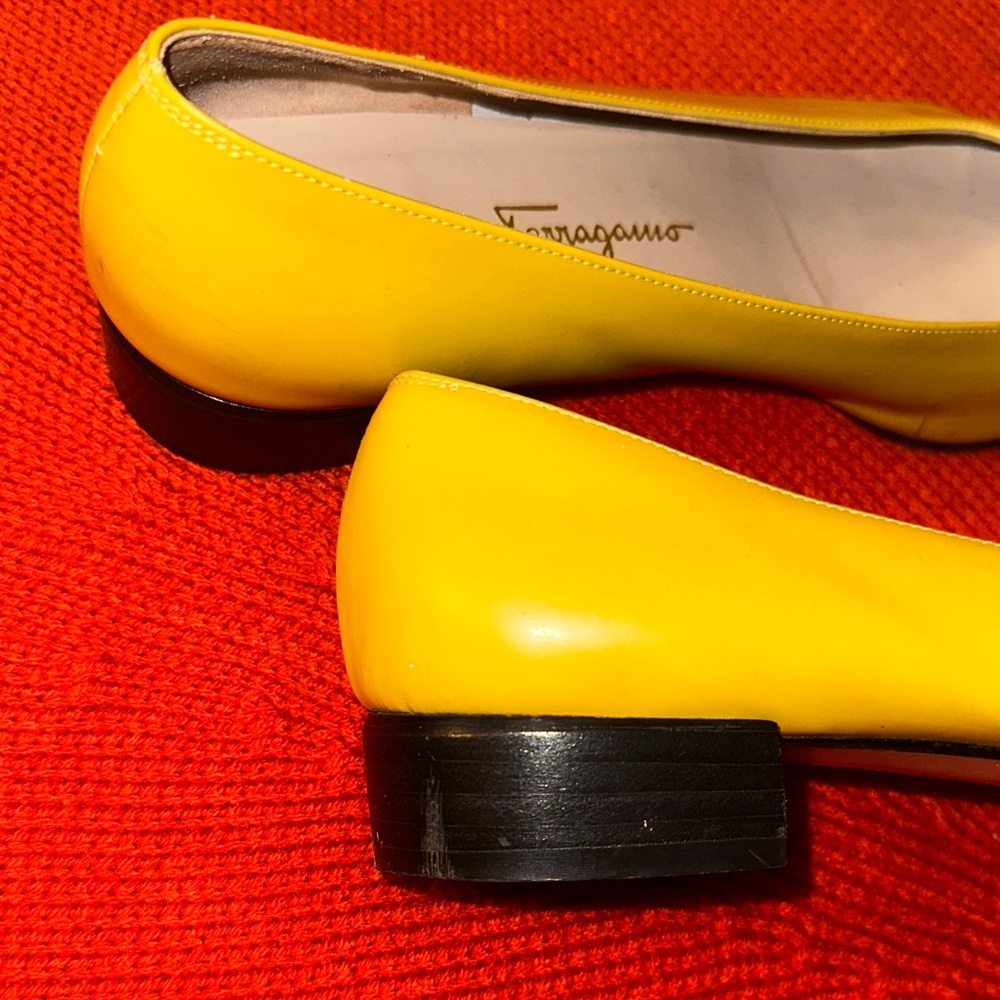 Salvatore Ferragamo Yellow Flats with Gold Buckle - Picture 4 of 12